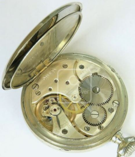 Omega calibre 40.6L.